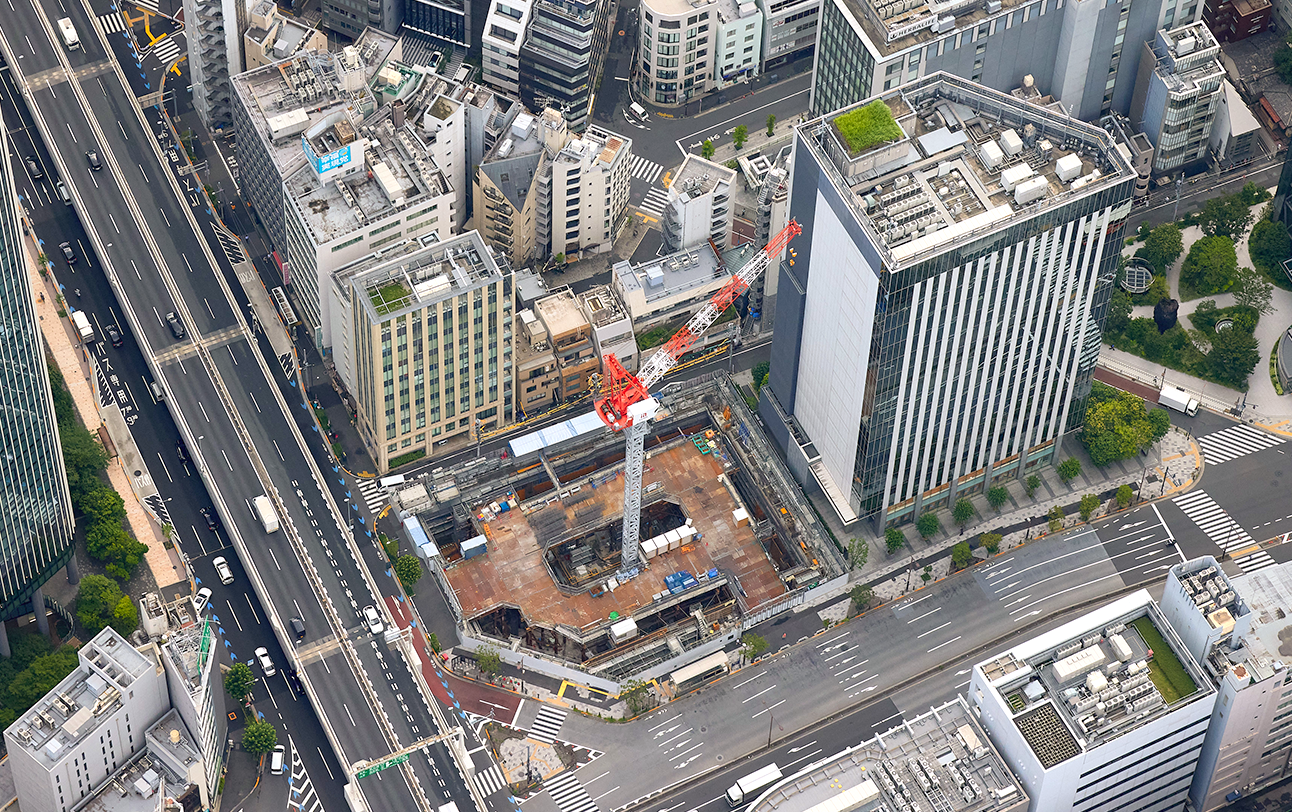 The building’s steady progress can be seen from above.